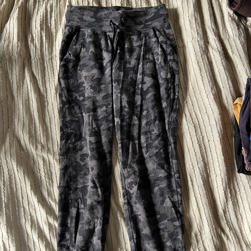 Lululemon joggers